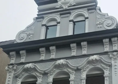08